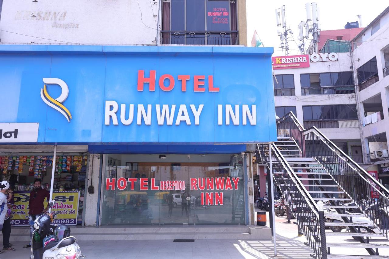 Hotel Runway Inn 아흐메다바드 외부 사진