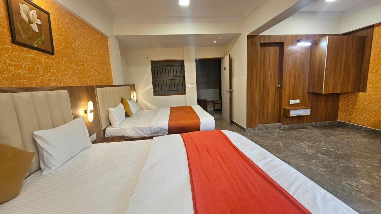 Hotel Runway Inn 아흐메다바드 외부 사진